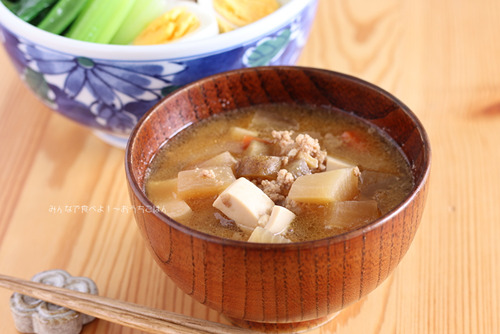 豚挽肉で作るコロコロ豚汁